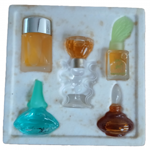 Boîte de mignonettes de parfum « Les meilleurs parfums de Paris »