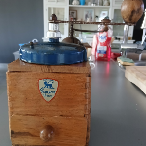 Moulin à café Peugeot frères entre deux guerre