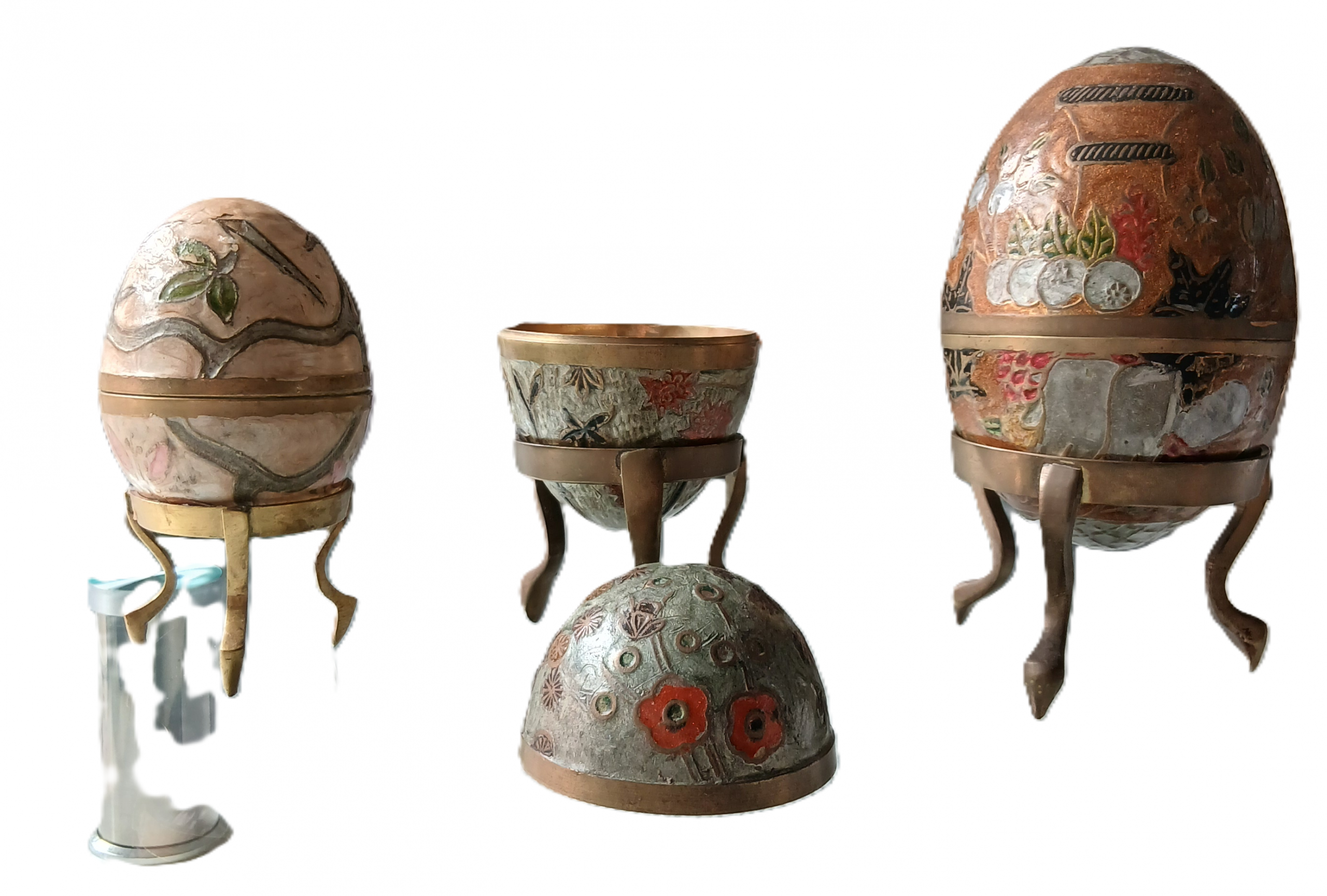 Grand œuf bonbonnière en laiton émaillé – Image 3