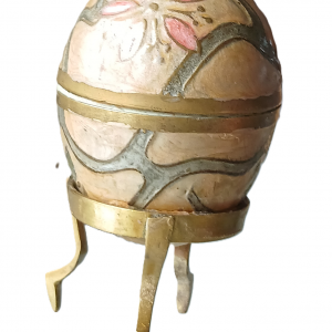 Petit œuf bonbonnière en laiton émaillé