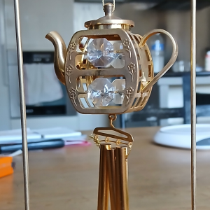Mini théière décorative du Sultanat d’Oman plaquée or