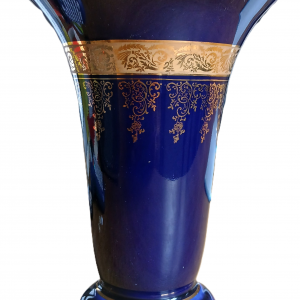 Vase en porcelaine de Limoges signé Tharaud