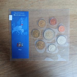 Série Lettonie neuve sous blister 1 Santima à 2 Lati