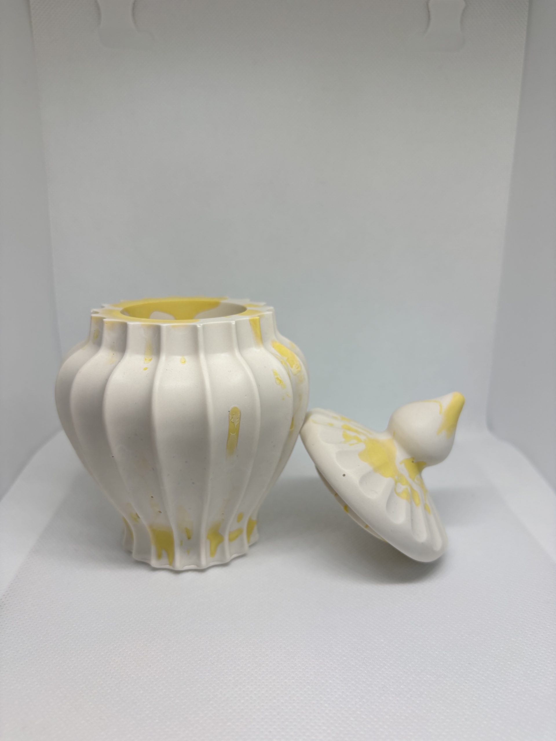 Pot pour cotons tiges en jesmonite – Image 2